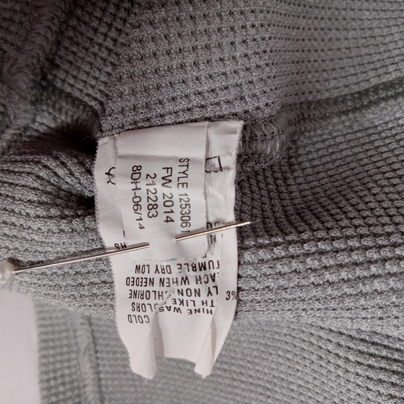 Under Armour Gray Long Sleeve Shirt MEN'S SIZE LG. LOOSE EXCELLENT CONDITION - Picture 9 of 9